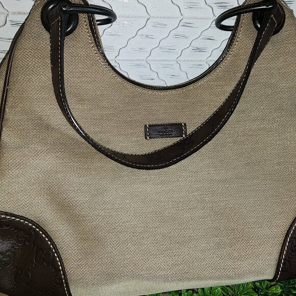 Gucci GG Signature-Trimmed Colbert Hobo - Picture 2 of 16